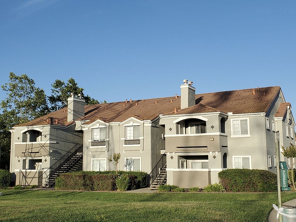 Front view of building.Very quiet,private,peaceful and serene. Down stairs means low utilities!. Corner unit more circulating fresh air.