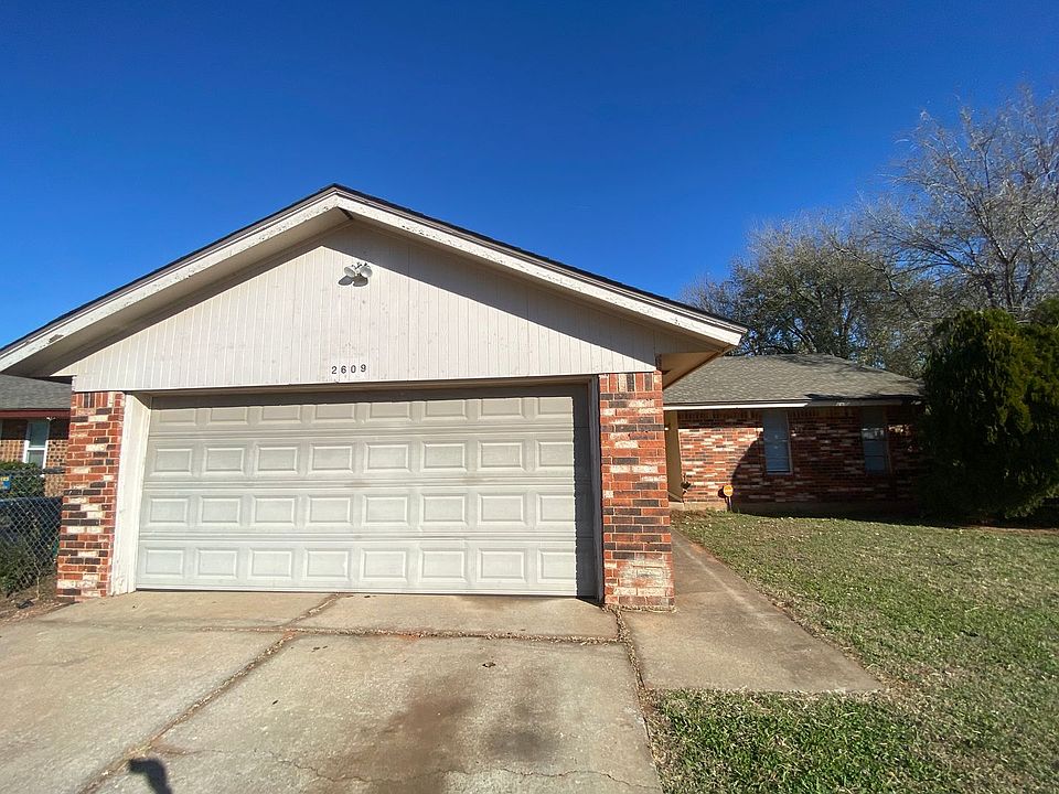 1st image of 2609 SE 46th St