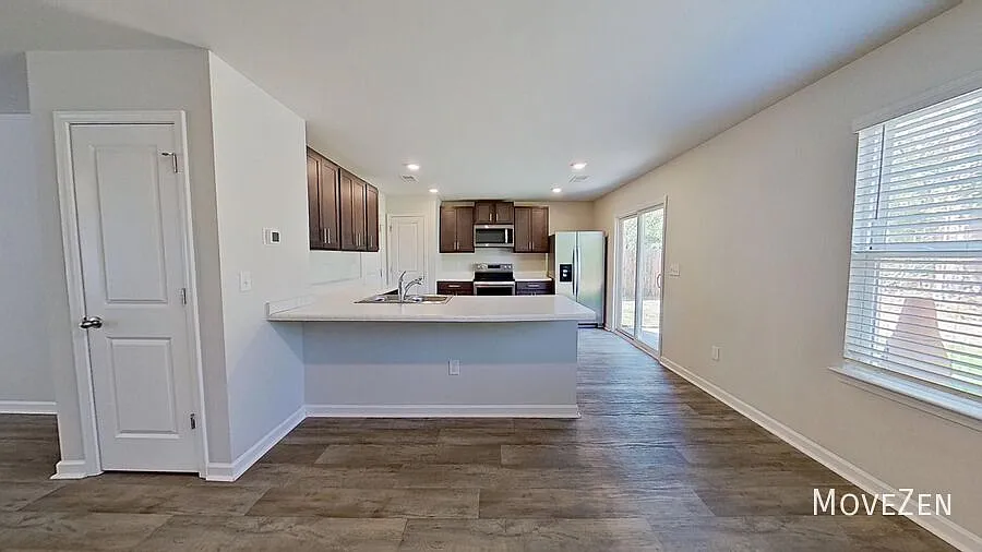 9319 Vineyard Grove Ln NE, Leland, NC 28451 Lovely Modern Home Near the Heart of Downtown — Photo 2