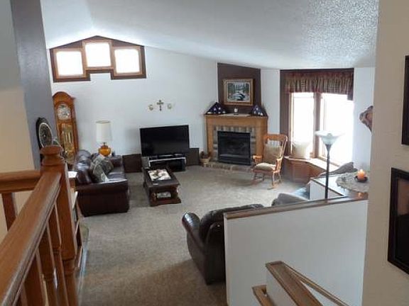 3rd image of 3689 E Princeton Ave