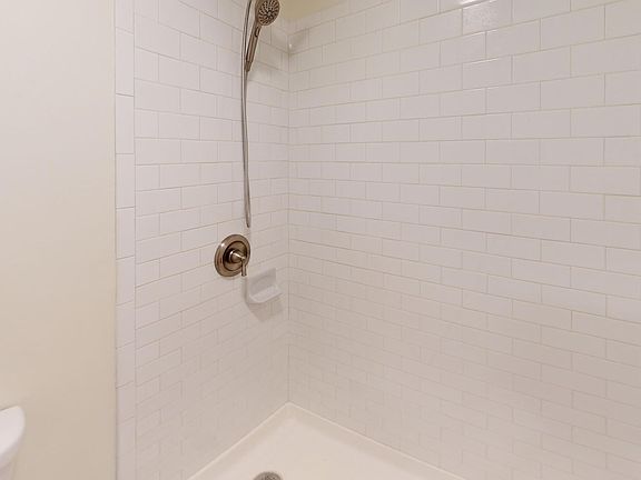 3rd image of 231 Broad St #4