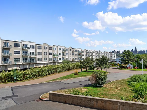 252 The Promenade image 27 of 28