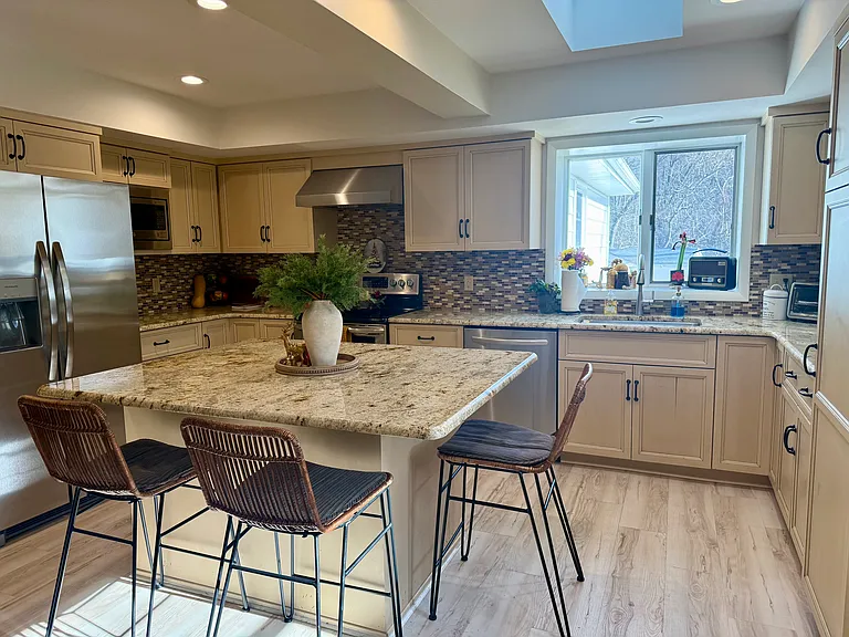1033 Doe Run Rd — Photo 4