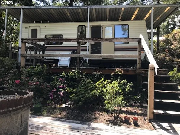 248 Horseshoe Bnd, Florence, OR 97439