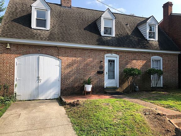 4th image of 708 Wythe Ln #1