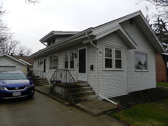 2nd image of 440 Elmwood Dr