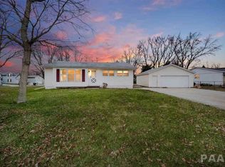 406 Parkview Dr, Washington, IL 61571