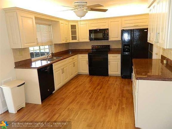3rd image of 10271 NW 43rd St