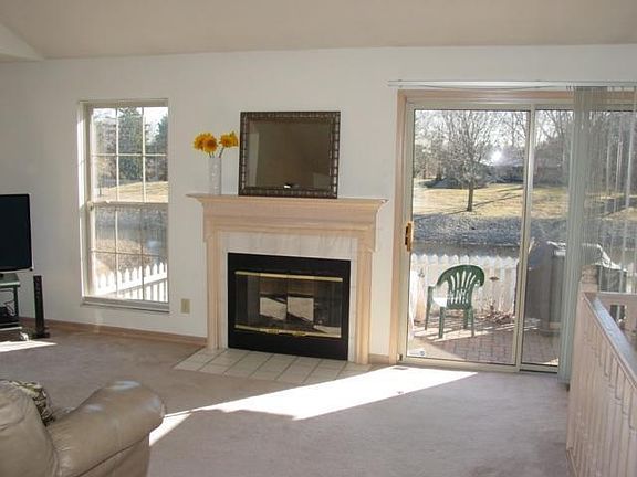 2nd image of 3850 Lakedale Dr