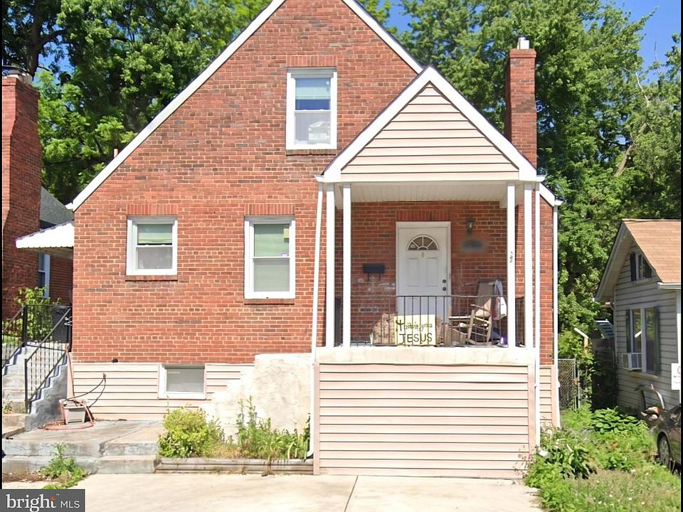 1st image of 917 Larchmont Ave