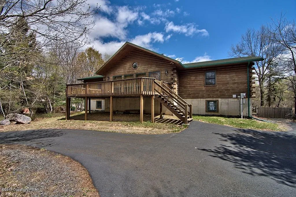 221 Birch Dr photo 1