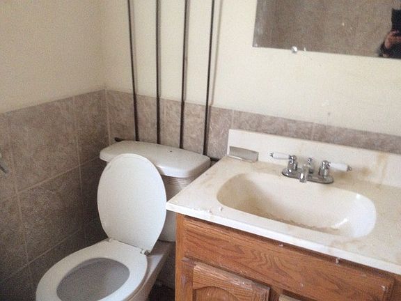 2nd image of 14419 S Edbrooke Ave