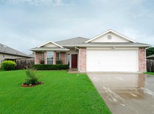 1302 Indian Wells Trl, Midlothian, TX 76065
