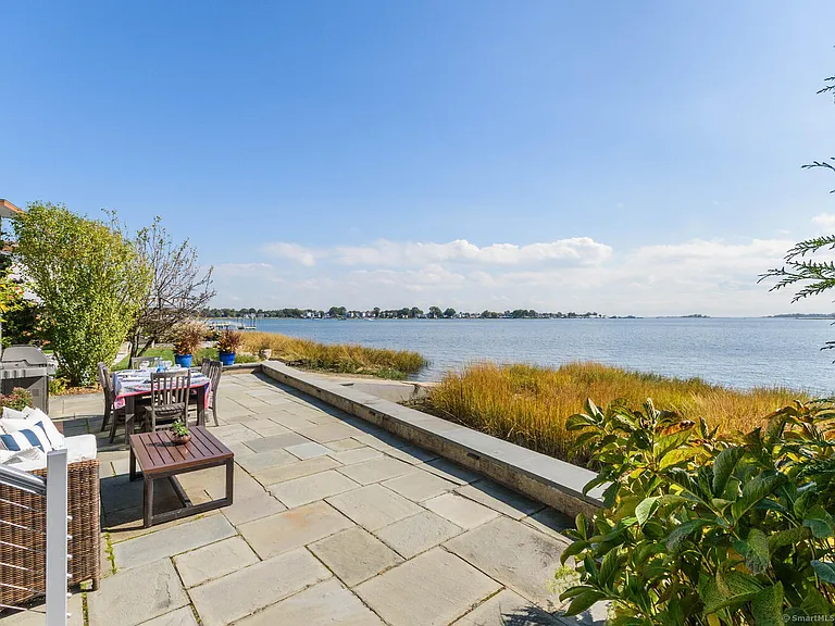 50 Shorefront Park — Photo 6