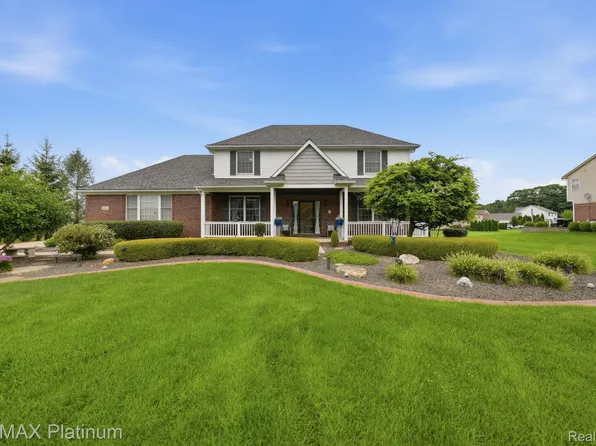 8927 Lantree Dr, Howell, MI 48855