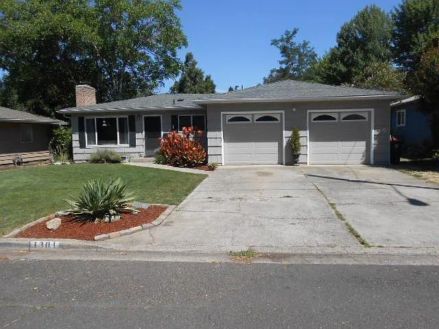 1301 Fortune Dr photo 1