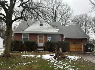 1807 Skyline Dr, Richmond Heights, OH 44143