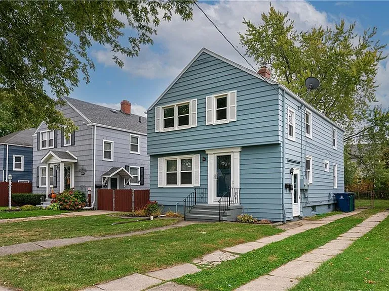 123 Kimberly Ave #LOWER — Photo 2