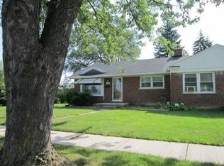 9928 Woodring St, Livonia, MI 48150