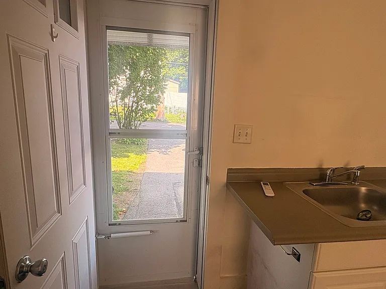 17 Oak St #1 — Photo 14