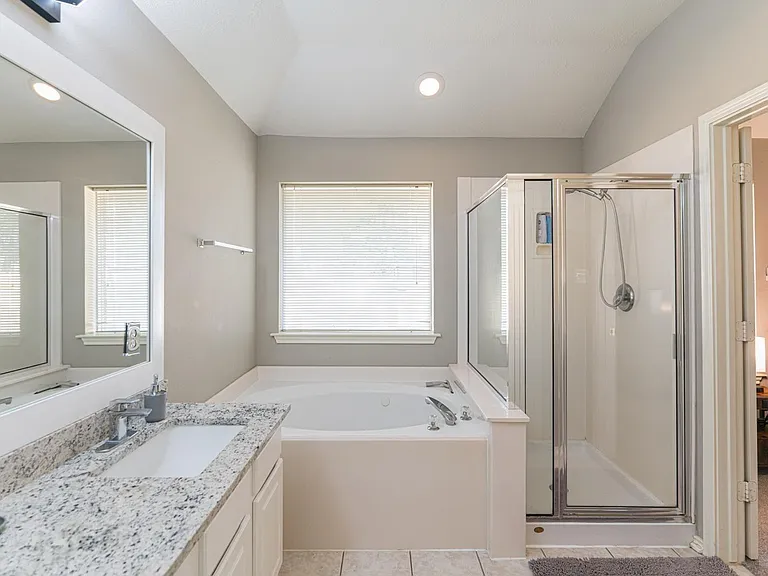46 S Wynnoak Cir — Photo 27