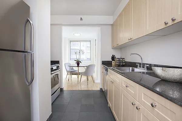 Rented by Park River | media 37