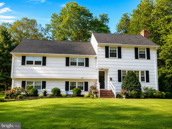 269 Shadybrook Ln, Princeton, NJ 08540
