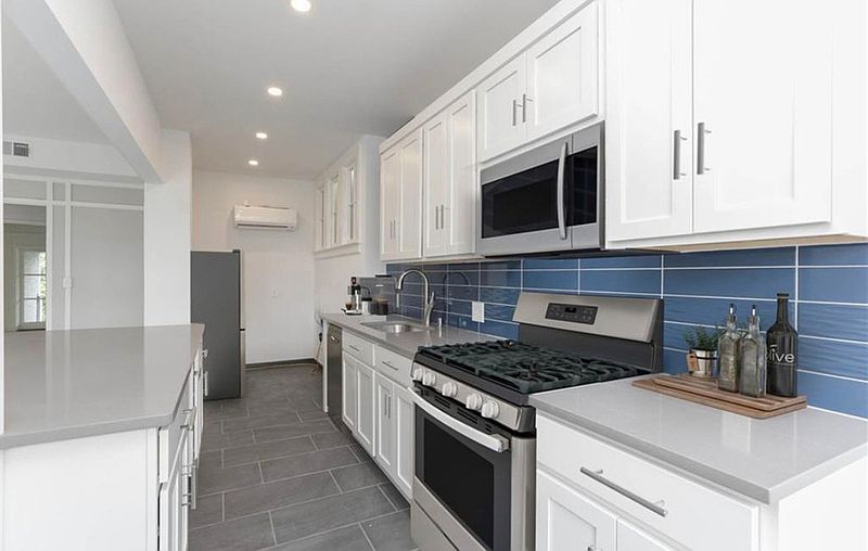 1st image of 525 Graydon Ave #1
