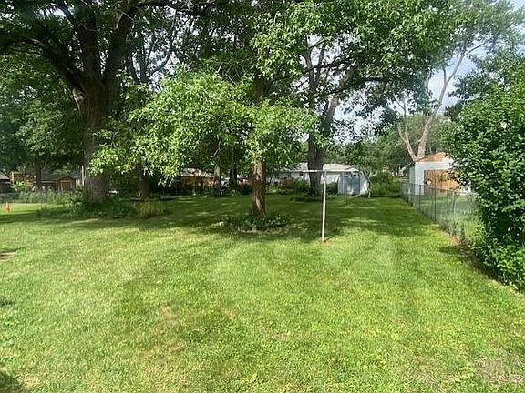 3rd image of 306 Harris Dr