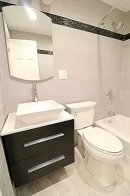 Rented by Garfield Realty  | media 21