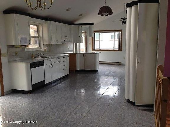 4th image of 41 Pinewood Dr N