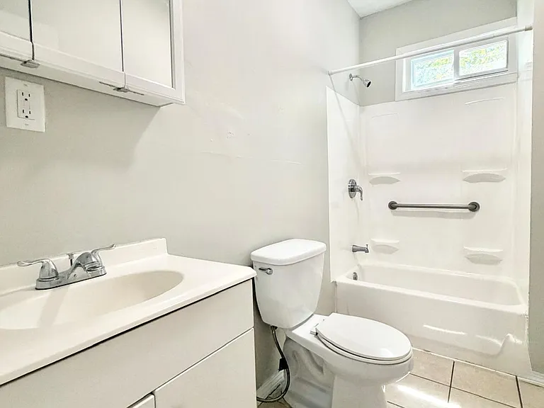 38 Daggett St #1 — Photo 6