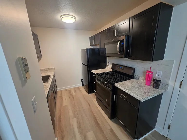 1601 N Innsbruck Dr — Photo 3