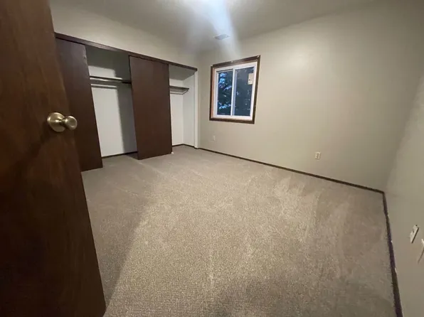 9100 N 85th St, Milwaukee, WI 53224