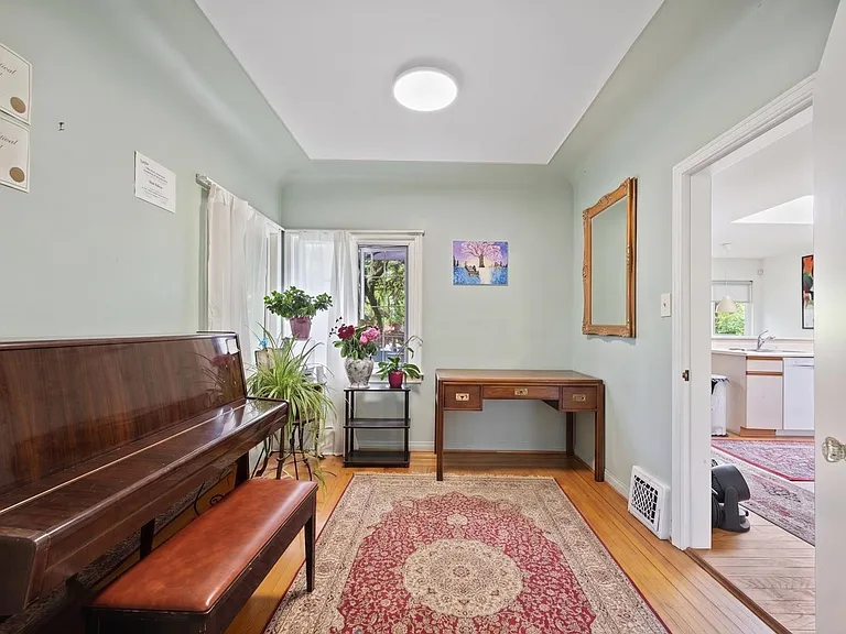 3079 Crown St — Photo 13
