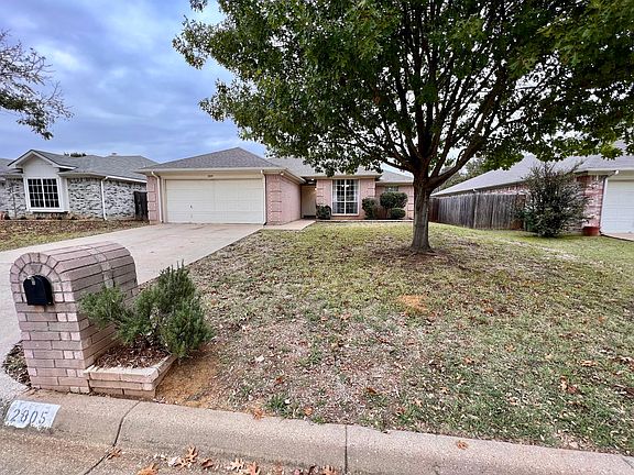 2nd image of 2805 Yorkfield Ct