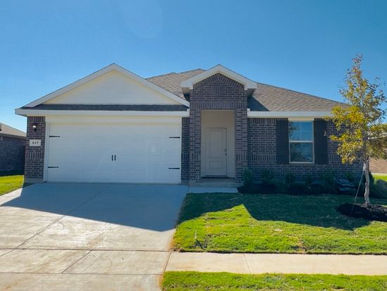 317 Crestridge Dr N, Cleburne, TX 76033
