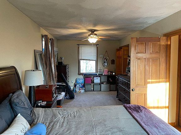 2nd image of 966 Hartford Ave
