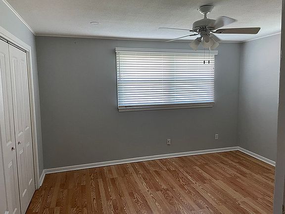 4th image of 212 Jeanine St