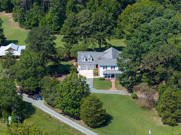 2nd image of 190 Oakley Farm Rd