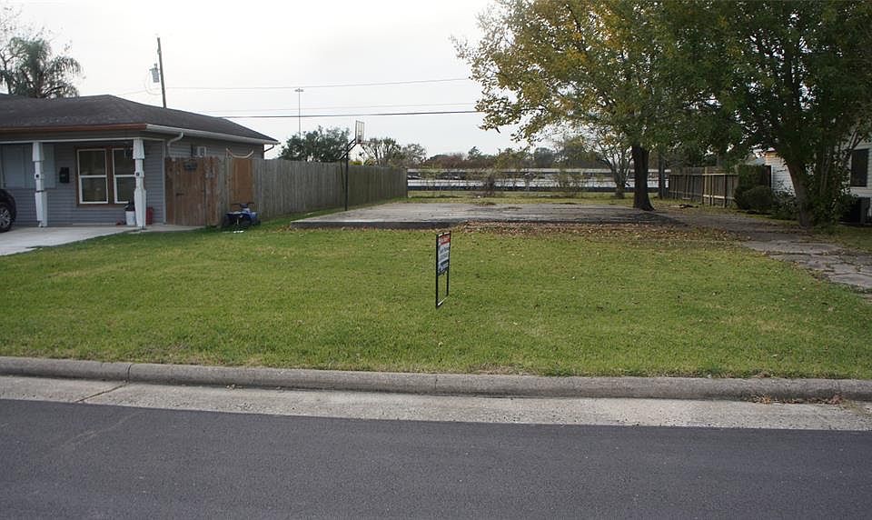 1st image of 1303 Leggett Dr