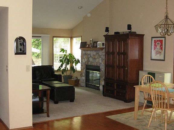 3rd image of 12716 102nd Ave NE