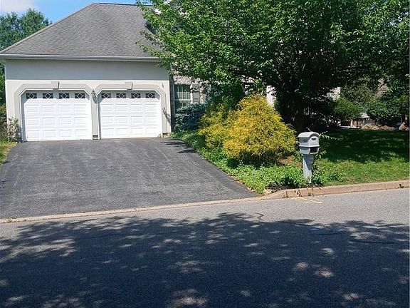 3rd image of 1560 Deer Path Rd
