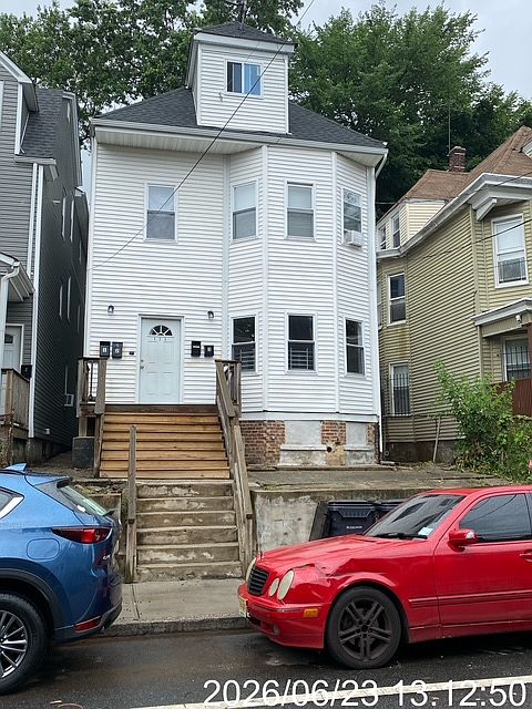 1st image of 171 Seymour Ave Floor 3