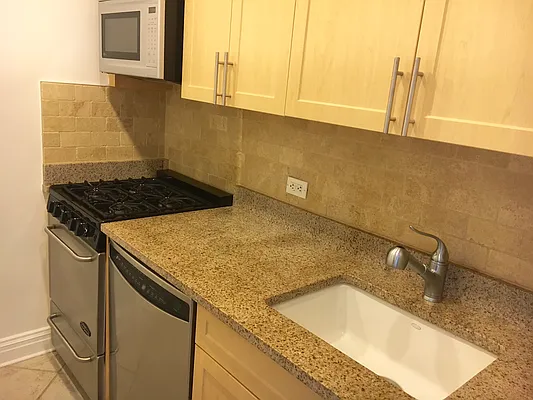 Rented by Stonehenge NYC LLC | media 11