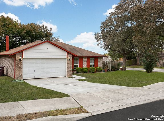 3rd image of 3453 Cliffside Dr