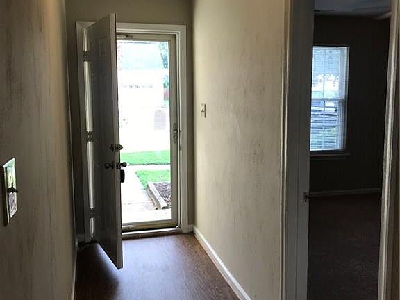2nd image of 2000 Tuckahoe Ct