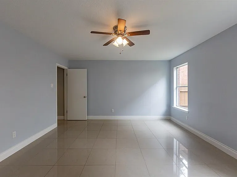 12023 Meadow Place Dr — Photo 35