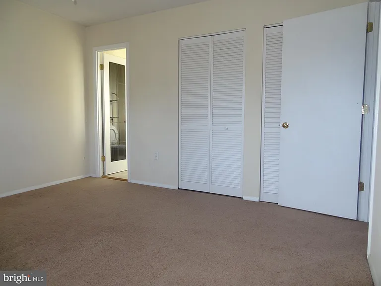 2074 Lake Grove Ln — Photo 21