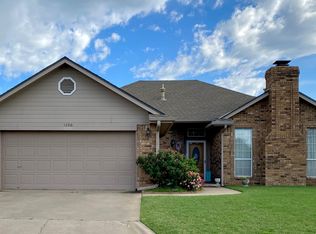 1206 Windsor Pl, Shawnee, OK 74804